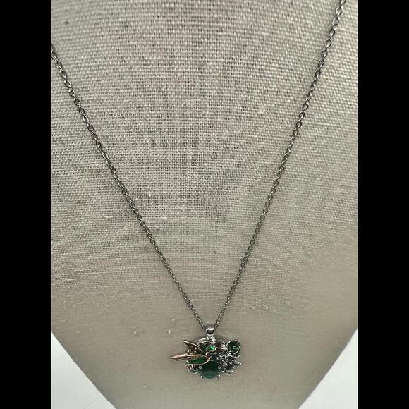 Stunning Hummingbird Pendant Necklace with Green Glass Gemstone - Picture 4 of 11